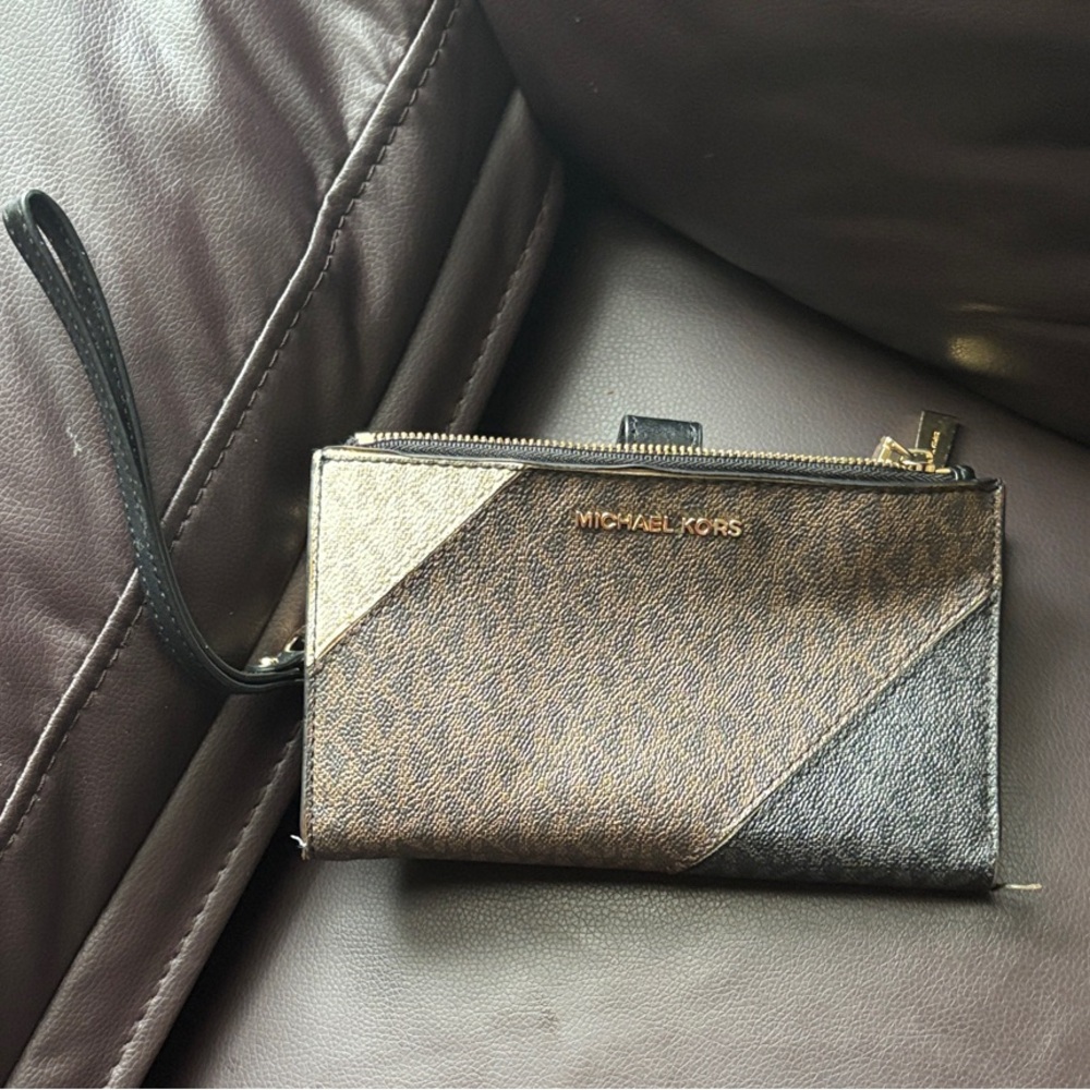 Michael Kors Two-Tone Wristlet in Black and Brown